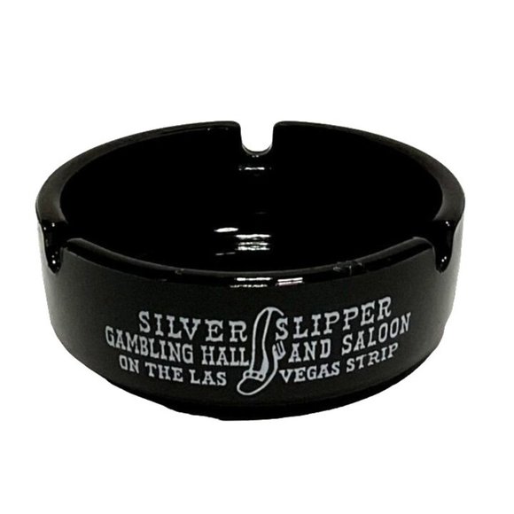 VTG SILVER SLIPPER SALOON CASINO ASHTRAY BLACK GLASS 3.5" DIAM LAS VEGAS STRIP - Picture 1 of 4
